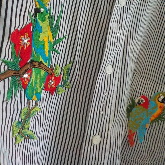 Black/White Stripe Blouse w/Colorful Appliqued Parrots - Picture 8 of 9